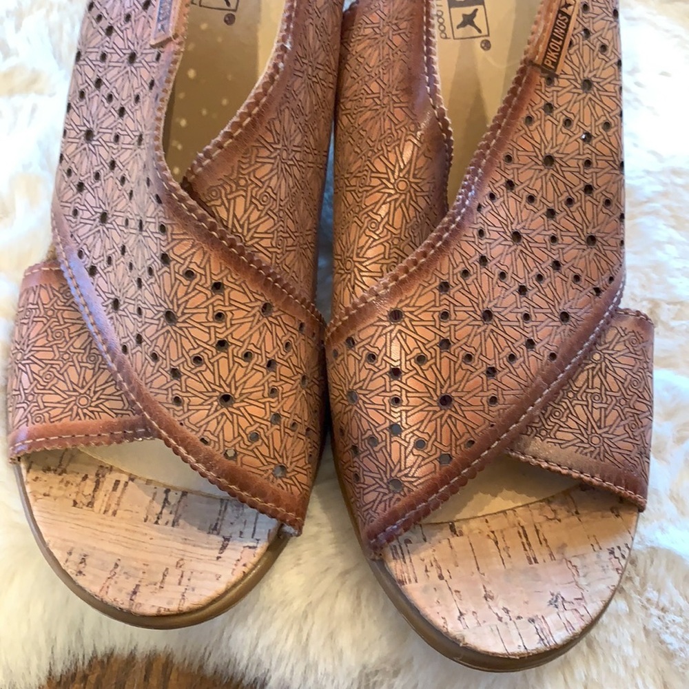 Chic Comfort! Intricate leather detailing. Like NEW Pikolino sandals.
